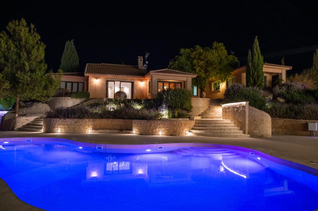 Souni-Zanakia Villa | Beautiful 4 bedroom Country house with stunning sea view