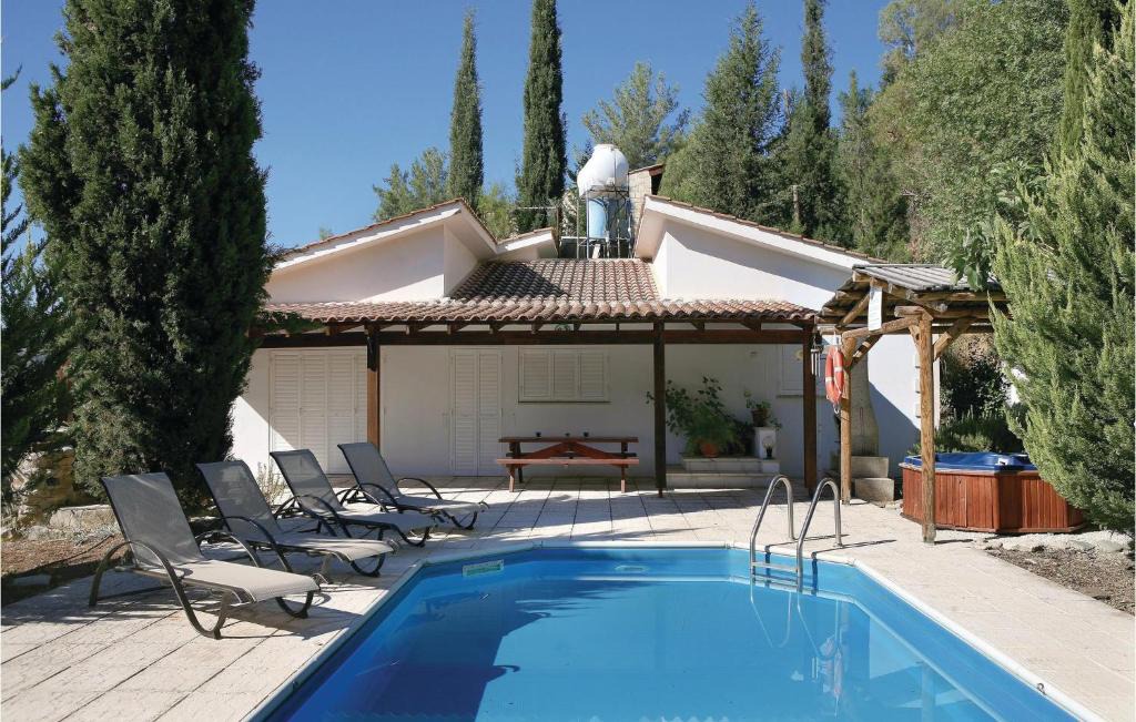 Miliou House | Beautiful home in Miliou Paphos with 2 Bedrooms, Outdoor swimming pool and Swimming pool