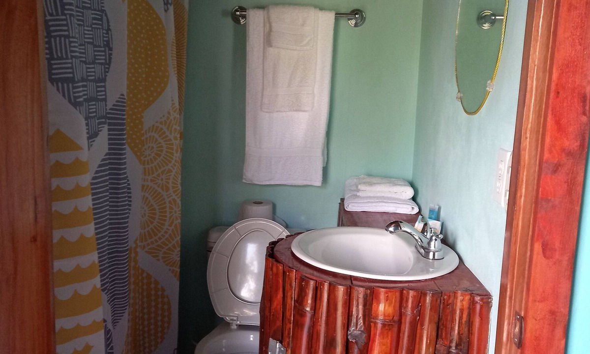 Corn Island House | Beautiful one bedroom with balcony and partial ocean view