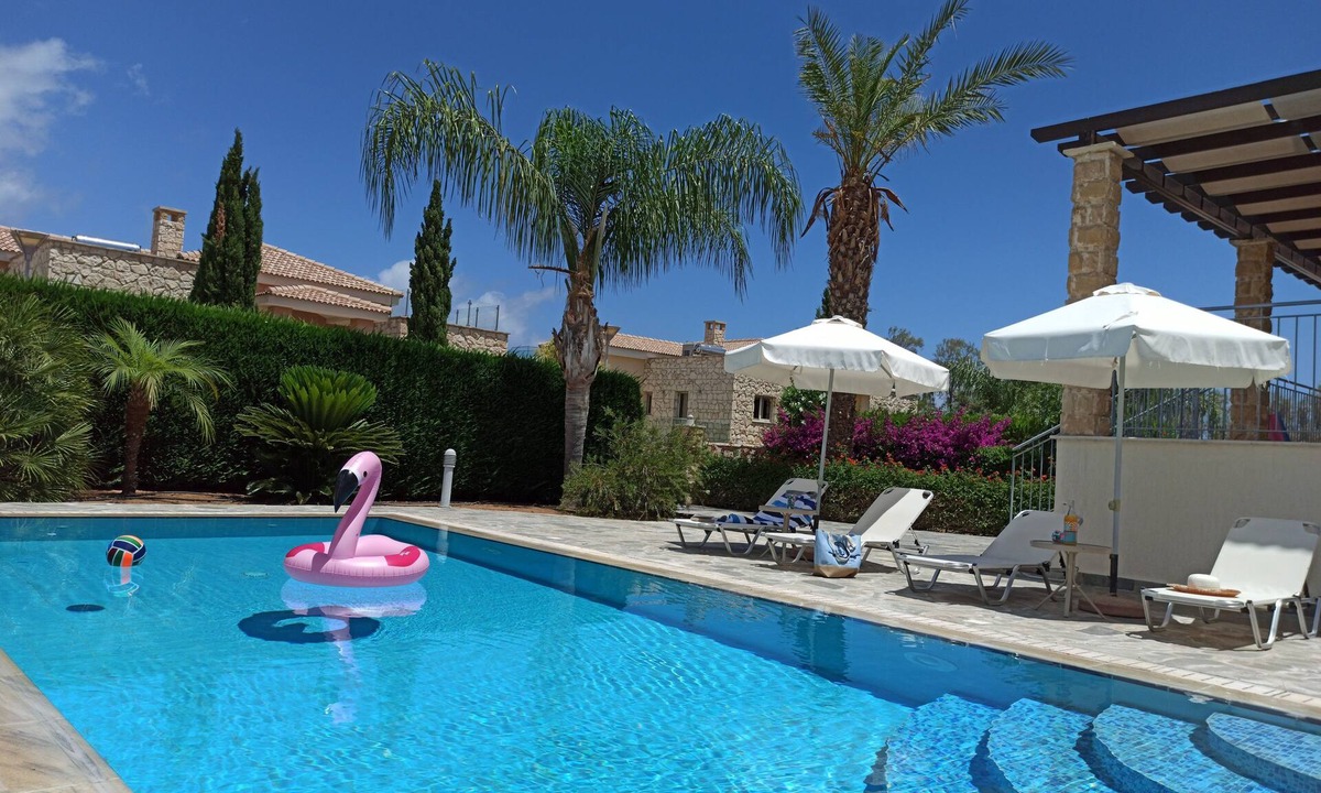 Polis Villa | BF Limni Sandy Beach Villas - Four Bedrooms with Pool & Sauna