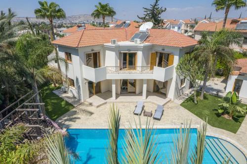 Pyla Villa | Blue Pearl Villa - 6 Bedroom with Pool