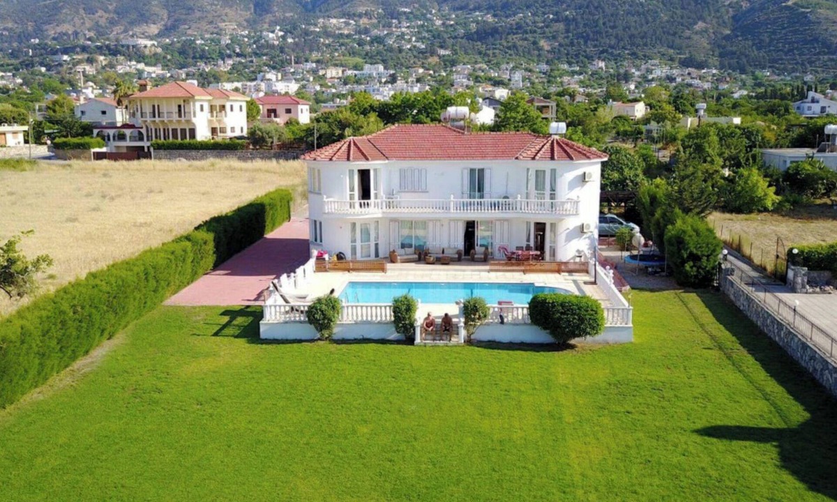 Kyrenia District Villa | Captivating 5-Bed Villa with private pool & garden