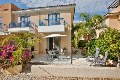 Universal House | Casa Del Sol - Iris Village Universal Paphos, 2BD