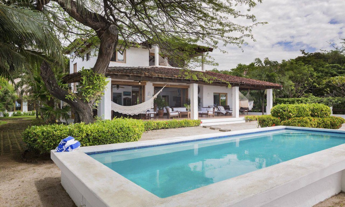 Playa Colorado House | Casa Encantos Beach Front House