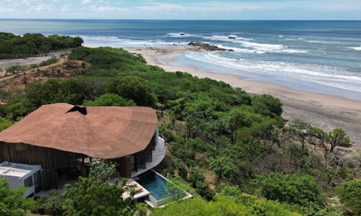 Carazo Villa | Casa Manta Ray, Unique Oceanfront home!