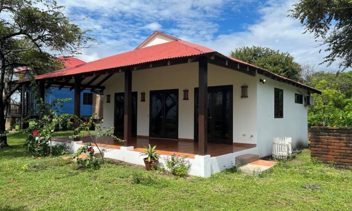 Salinas Grandes House | Casa Naranja at Playa Tesoro