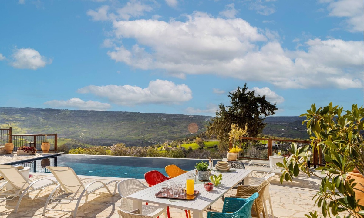 Pano Arodhes Villa | Casale Xenia - Tranquil Villa in Cyprus , WiFi, Aircon, TV