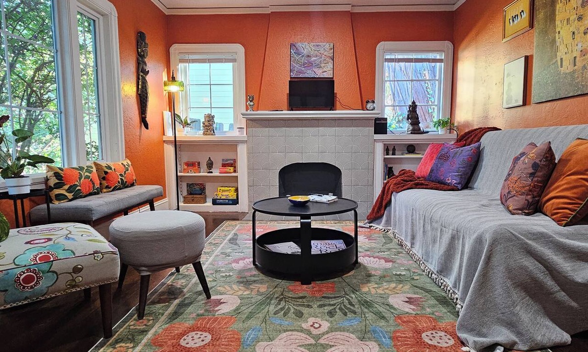 Northwest Berkeley House | Charming 1920s Westbrae Berkeley Cottage with Soaking Tub! Walk to BART & Parks