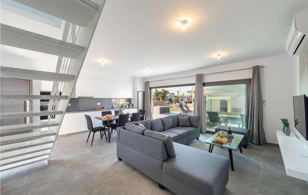 Pegeia House | Chloe 2