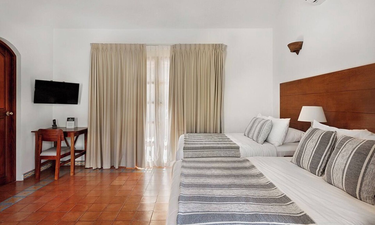 Granada House | Classic Double full size bedroom