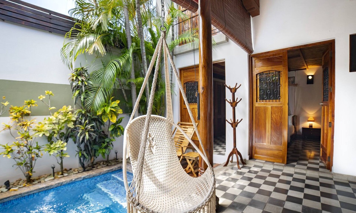Granada House | Colonial Elegance and Poolside Retreat