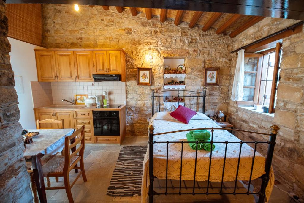 Lofou House | Constantias stone houses