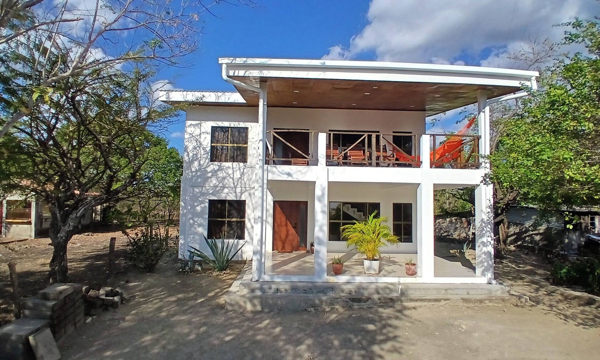 El Transito House | Cool and comfortable 3-bedroom house in welcoming El Tránsito with WiFi, AC