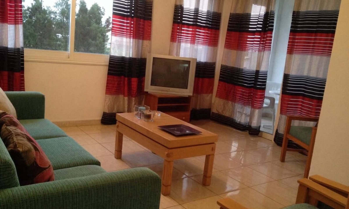 Chlorakas Apartment | Cozy 1BR close to all Amenities, Free Wi-Fi, Near Bus Stop