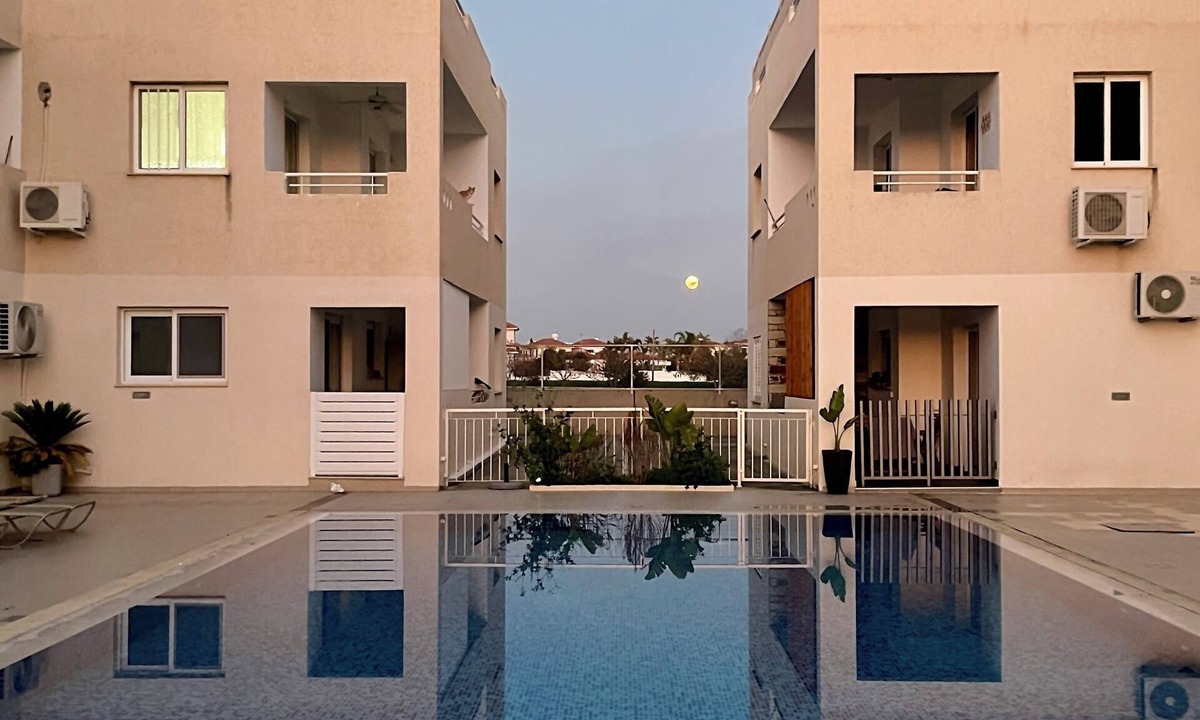 Livadia Apartment | Creative 1BR Pool View Apt with Covered Parking