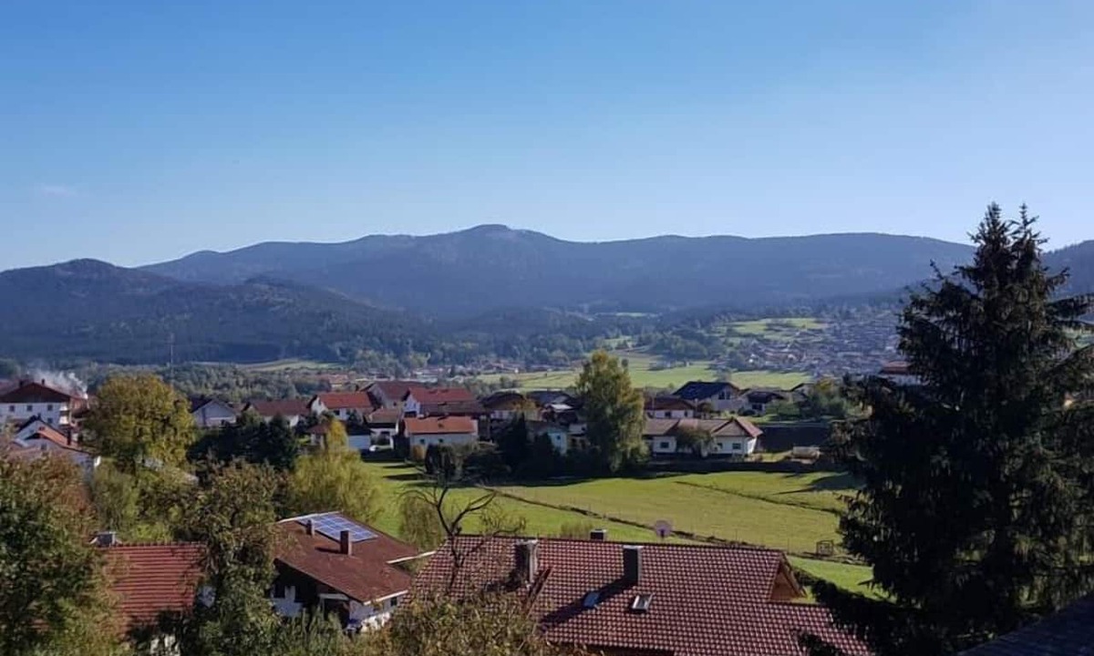 Stadlern Apartment | Dachgeschoss-Ferienwohnung (80qm) für 2-5 Personen mit Balkon