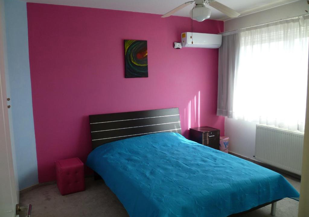 Nicosia House | Double room with ensuite bathroom at Datacom building