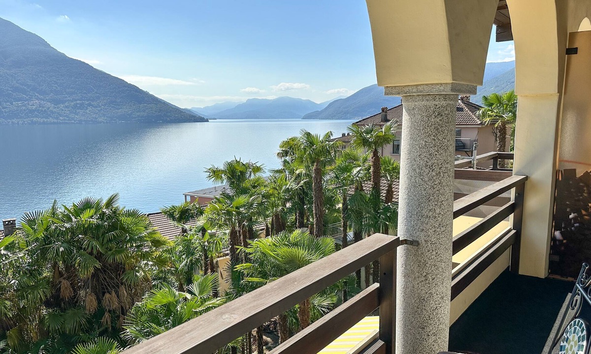Brissago Apartment | Duplex apartment with Ticino charm and beautiful views of the lake and the villa