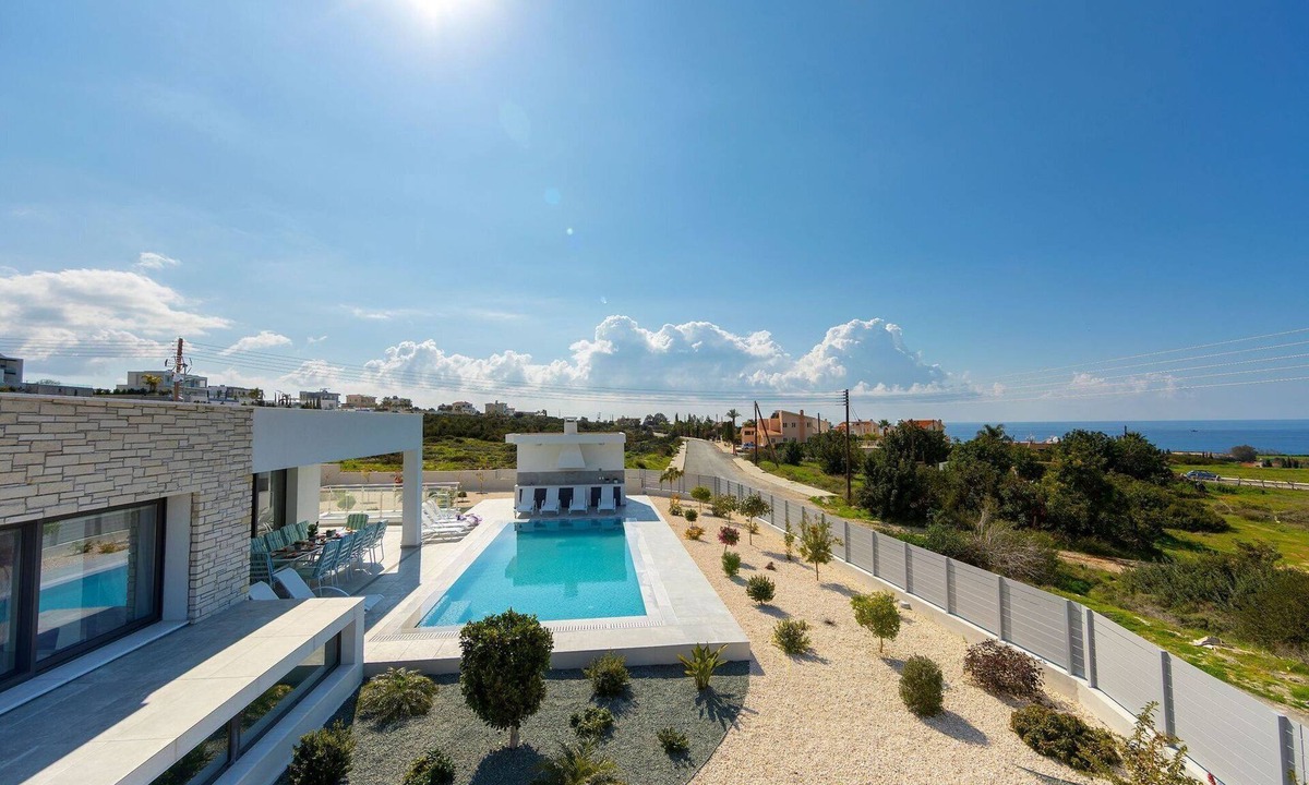 Pegeia Villa | Elegant Coral Bay Villa | Villa Pleiades | 5 Bedroom Villa | Modern Furnishings