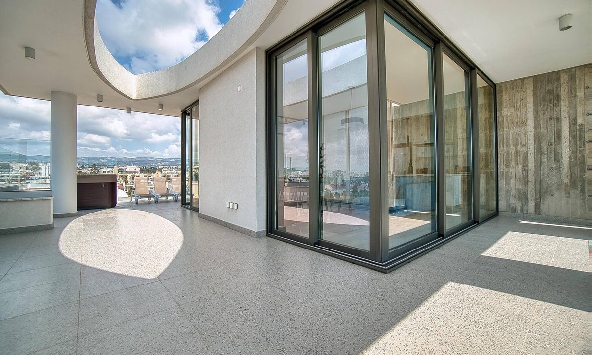 Universal House | Emerald 401 3 bedroom Duplex