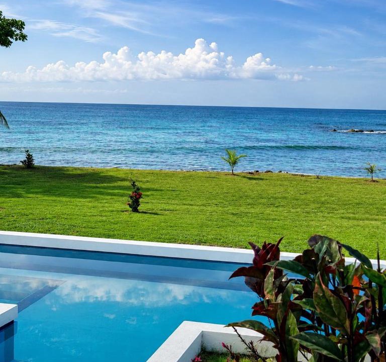 Corn Island Hotel | Emerald Luxe Suites