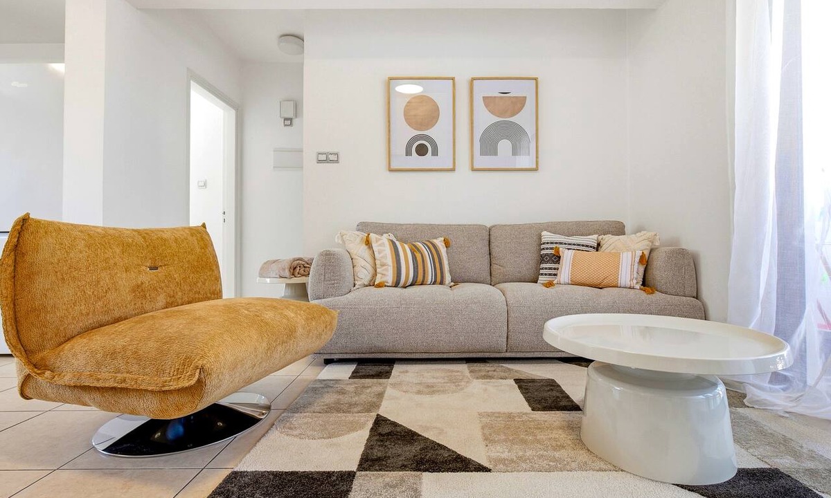 Universal Apartment | Erato Gardens Modern Apartment By VICHY Holidays