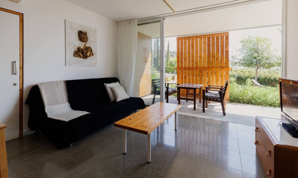 Pentakomo Apartment | Eunoia | One-Bedroom Apartment, Art by PraXis Apartments