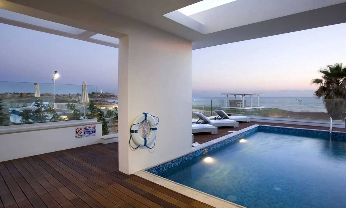 Paphos Villa | Exclusive Luxury Beachfront Villas - Prime Tourist Beach Location - SA