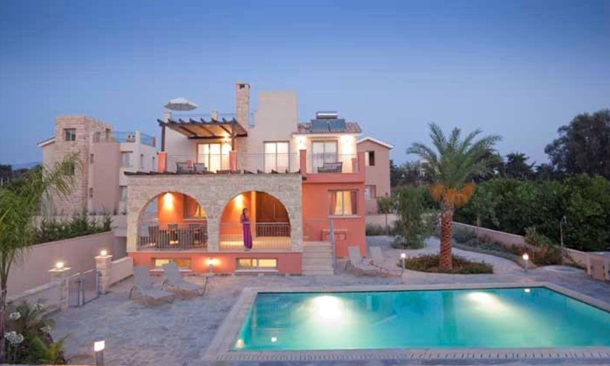 Polis Villa | Exclusive Private Sandy Beach - 4 Bed Villa - Heated Pool - Hot Tub -Games Room