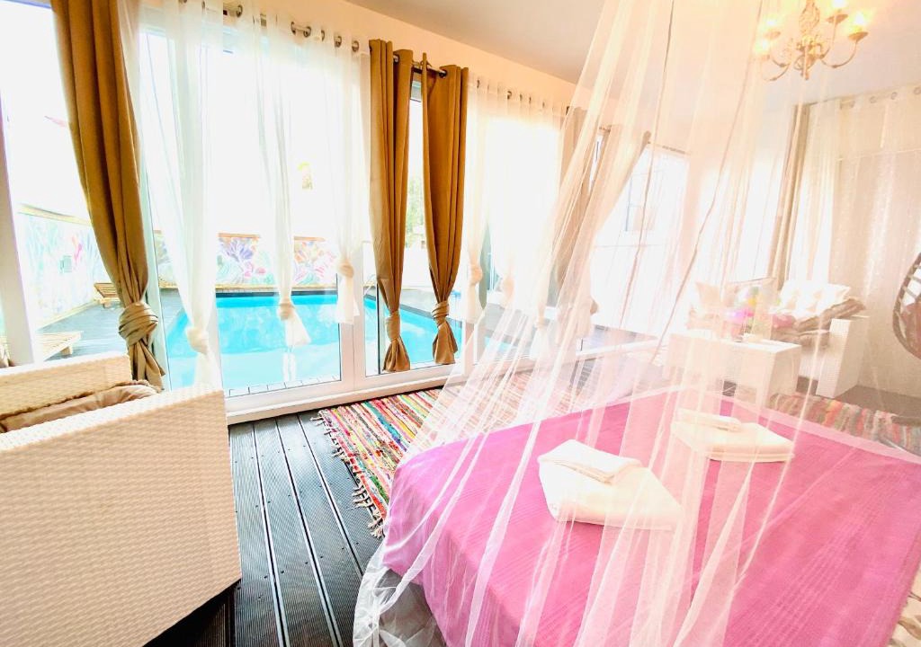 Pyla Villa | Exclusive Villa Larnaca - 8 plus sleeps - 2 min from BEACH - Big Private Pool