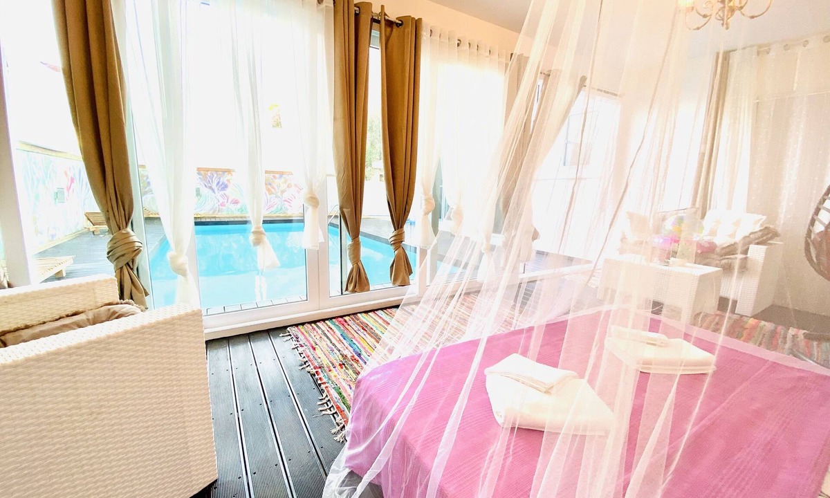 Pyla Villa | Exclusive Villa Larnaca Exclusive - Big Pool Private - 8+ sleeps - 2 min Beach