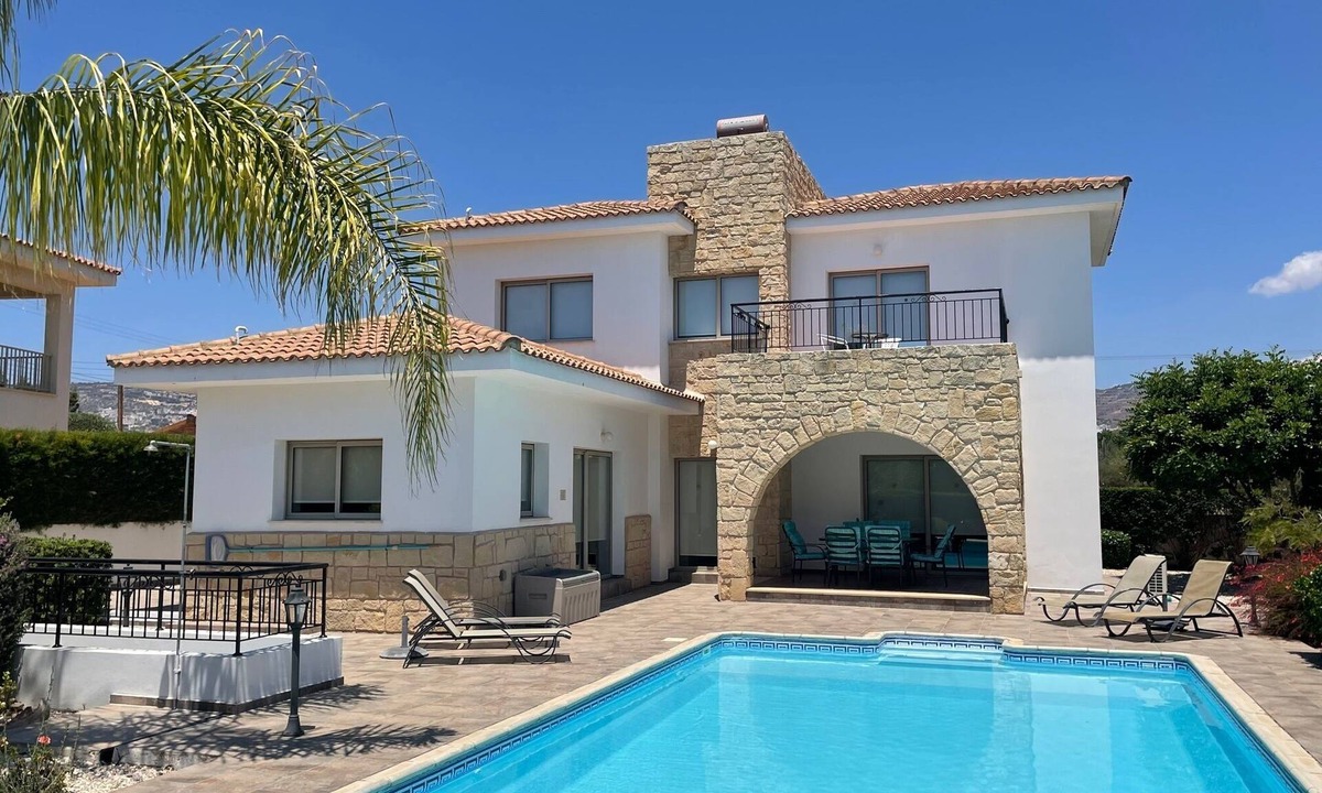Pegeia Villa | Fabulous 3 Bed 3 Bath Villa With Large heated 10M Pool .Heating extra charge