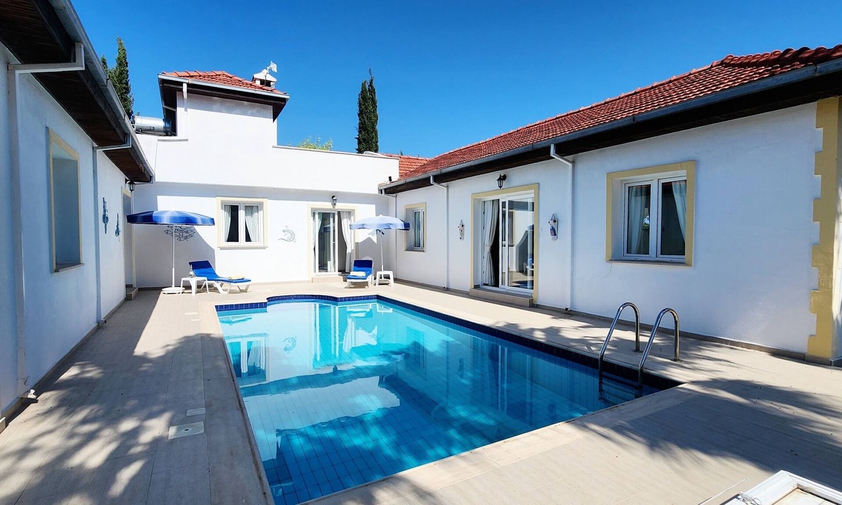 Kyrenia District Villa | Fantastic 3 bedroom villa within walking distance to the sea
