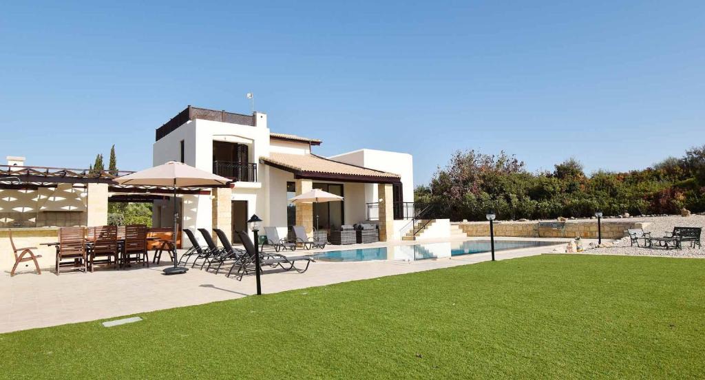 Aphrodite Hills Villa | Fantastic golf view Villa Inia 26 on Aphrodite Hills Resort, within walking distance to resort centre