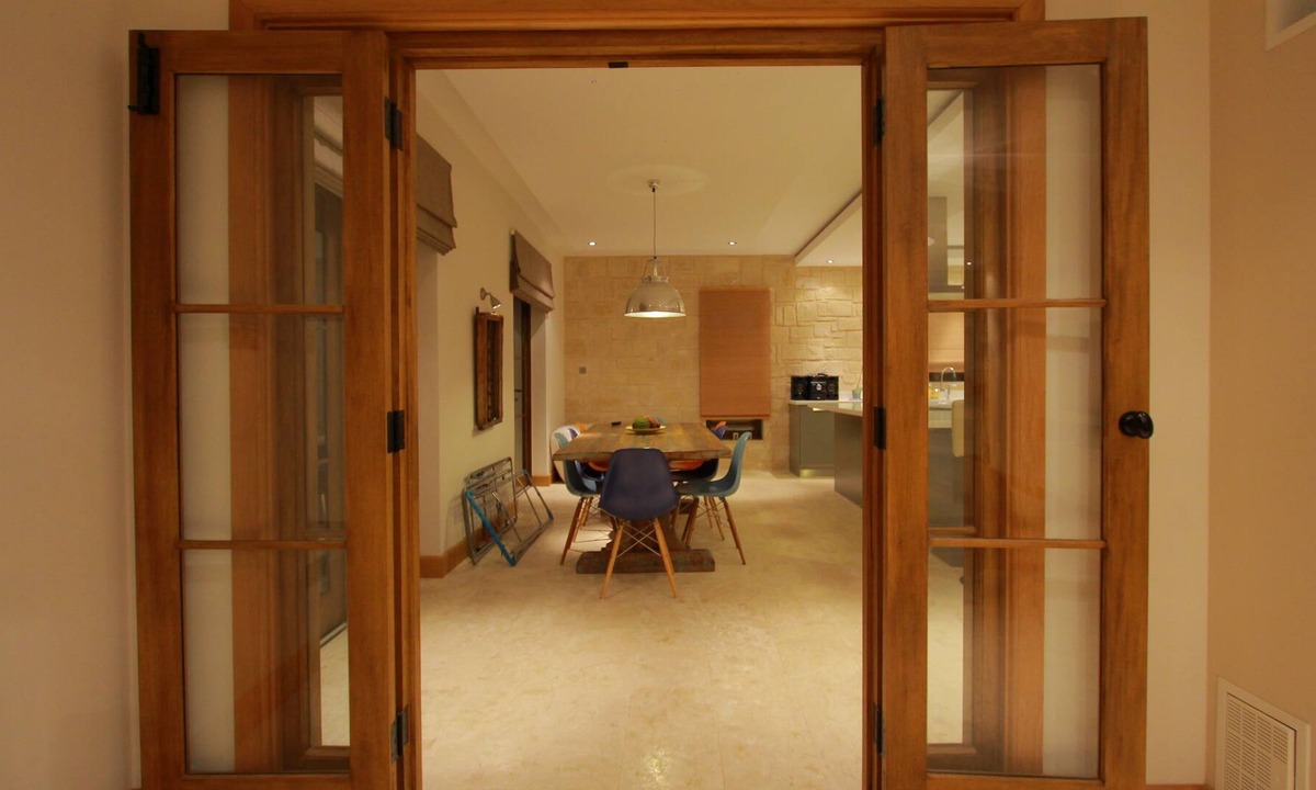 Mandria Villa | FREE USE OF 7 SEATER CAR : ) Boutique Stone Villa set within an orange grove.