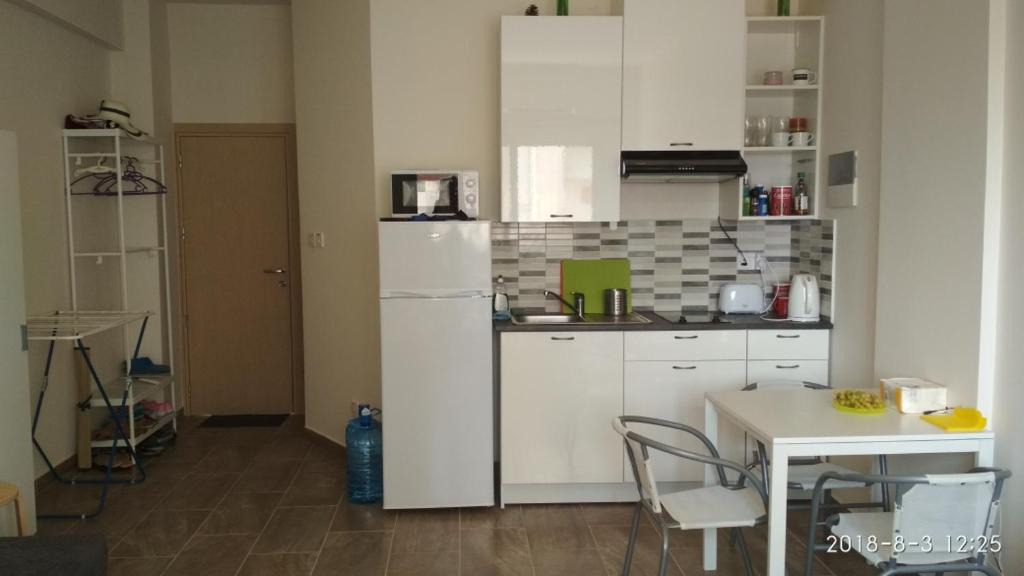 Neapolis Apartment | Griva Digeni street Seagull court flat 24