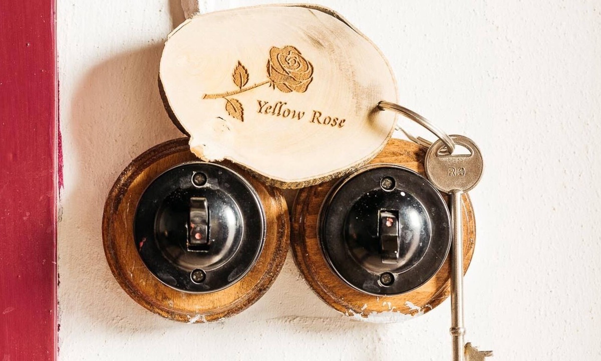 Yenisehir Bed & Breakfast | GUL HANIM HOUSE BOUTIQUE HOTEL YELLOW ROSE ROOM in the walled city Nicosia