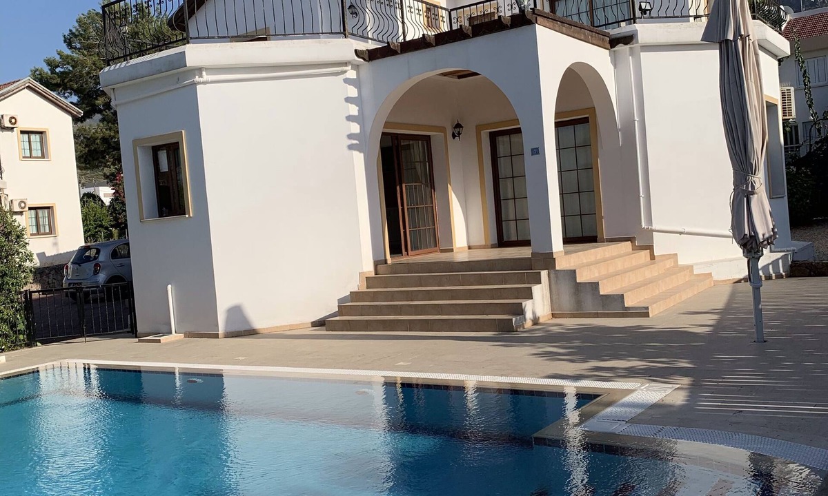 Karavas Villa | Half Moon Villa 4 bedroom with private pool