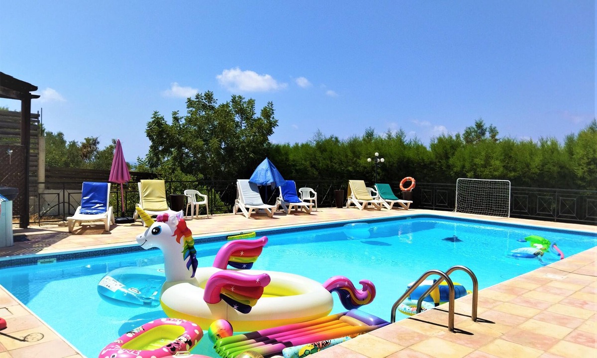 Pegeia Villa | HAPPY DAYS!BOOK NOW YOUR DREAM HOLIDAYS AND GET FREE CAR,FREE AIR-CON,FREE WI-FI