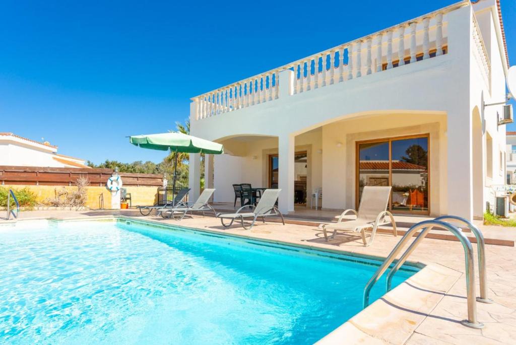 Polis Villa | Hector Beach Villa