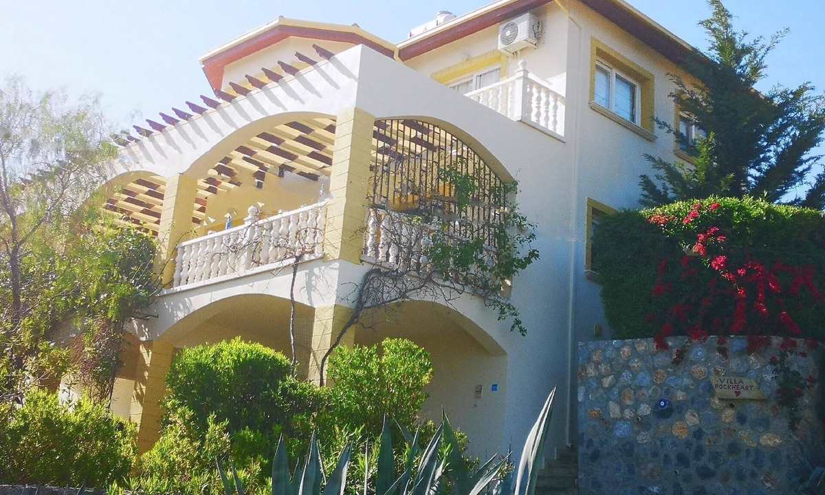 Yesiltepe House | Holiday house Alsancak for 1 - 9 persons with 4 bedrooms - Holiday house