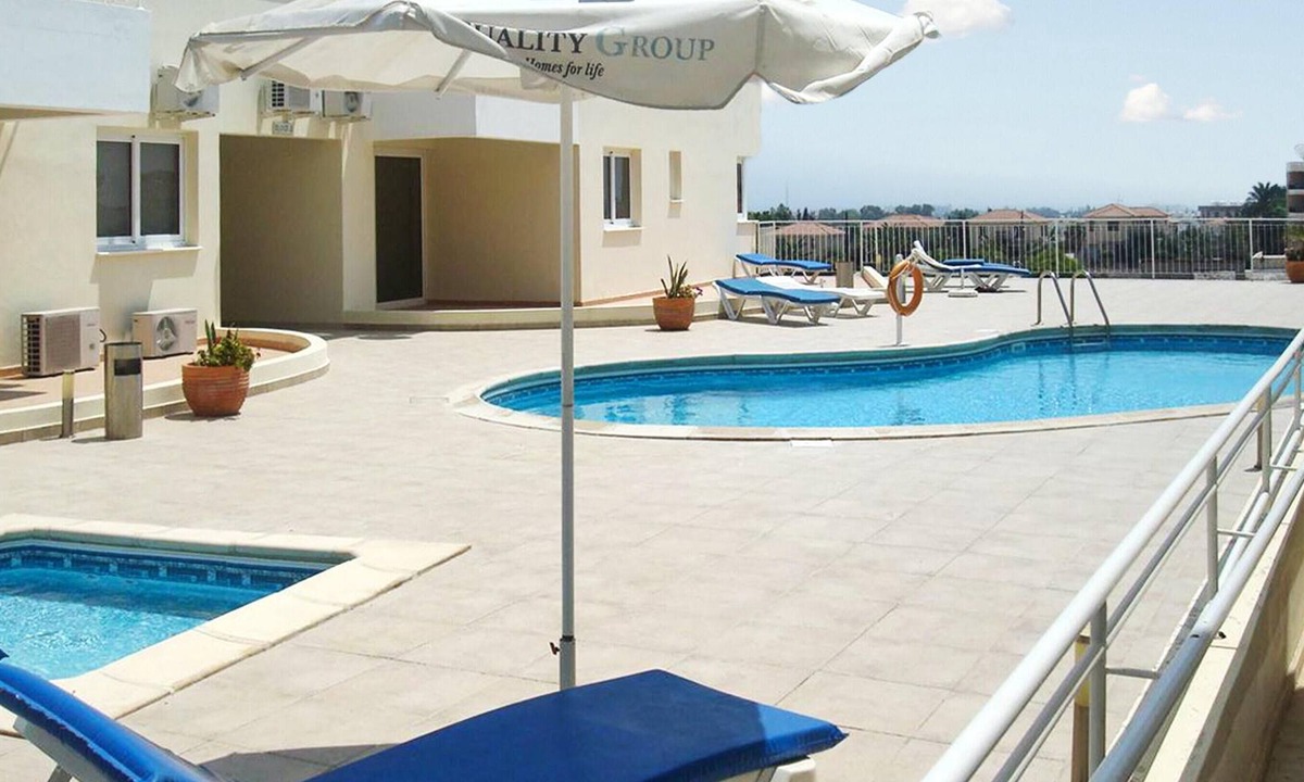 Oroklini Apartment | Homerez - Appartement 2 km away from the beach for 4 ppl. with shared pool