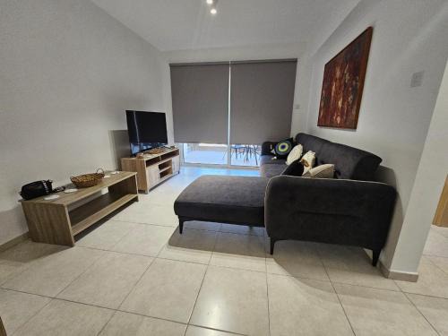 Kiti Apartment | Horizon View Apartment Kiti With Communal Pool
