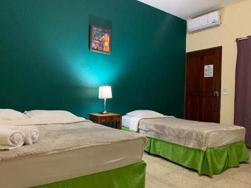 Leon Hostel | Hostal Fachente
