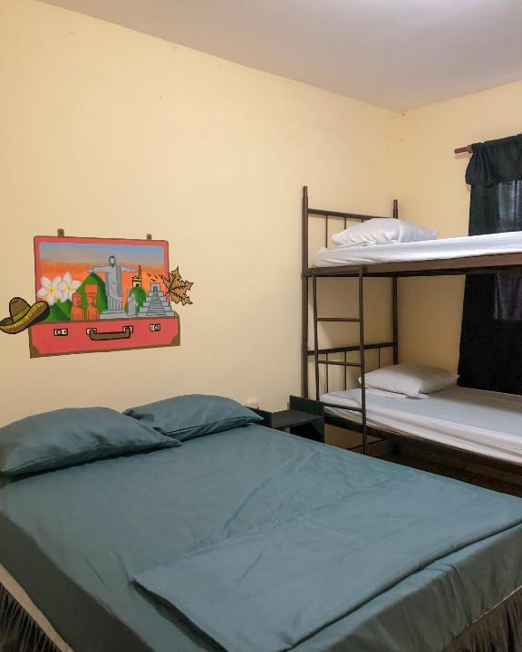Leon House | Hostal Sin Fronteras