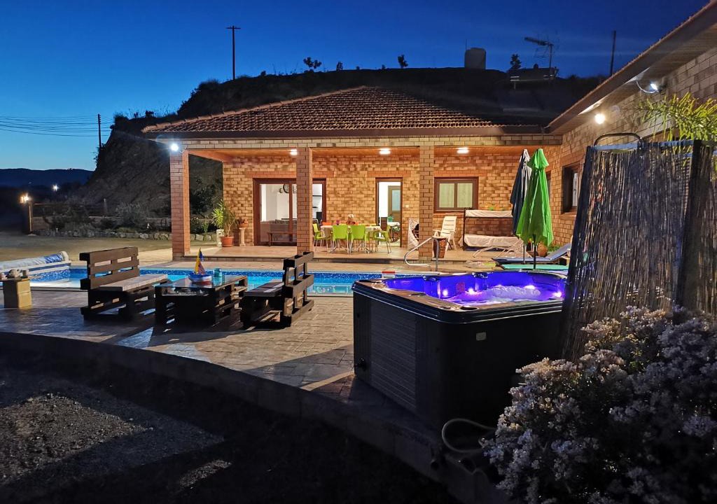 Vasa Koilaniou House | Kalamospito Holiday House