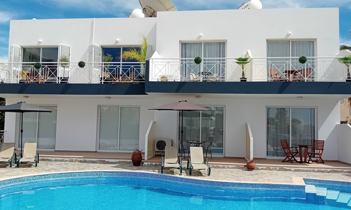 Paphos Apartment | Kato Paphos Suites - 1-Bed Apartment, Great location, Pool view, Wi-Fi & a/c.