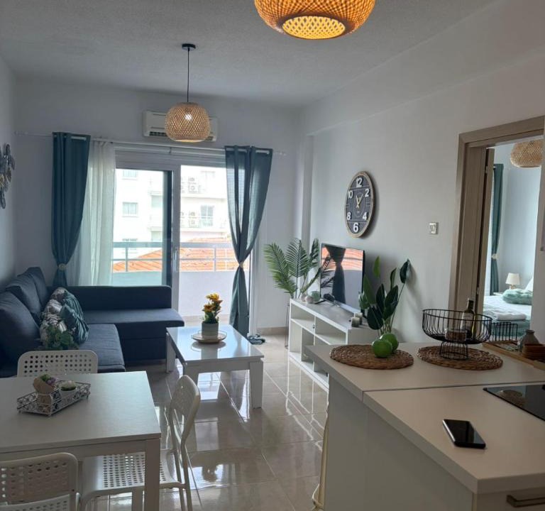 Larnaca City Centre Apartment | Lazuli Sea View Beachfront - Ap Finikoudes