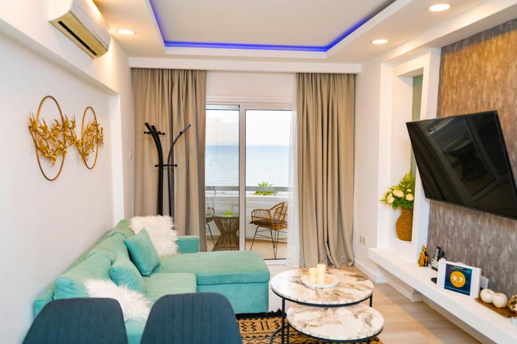 Larnaca City Centre Apartment | Lazuli Sea View Beachfront Ap 21