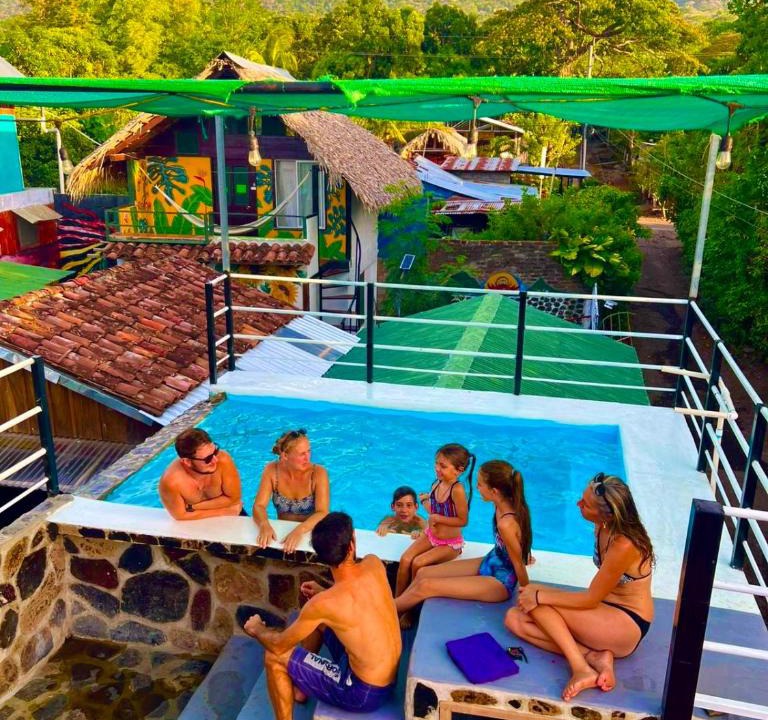Balgue House | Lazy Crab Hostel